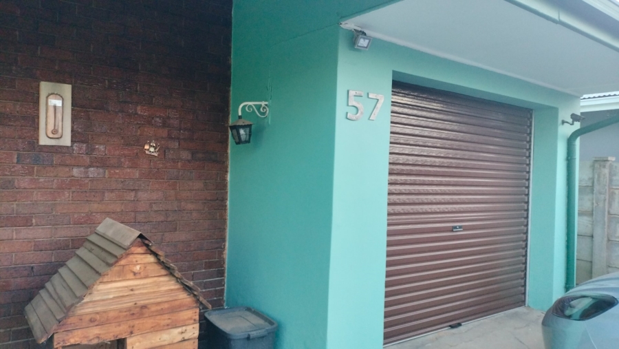 To Let 3 Bedroom Property for Rent in Wilgehof Free State